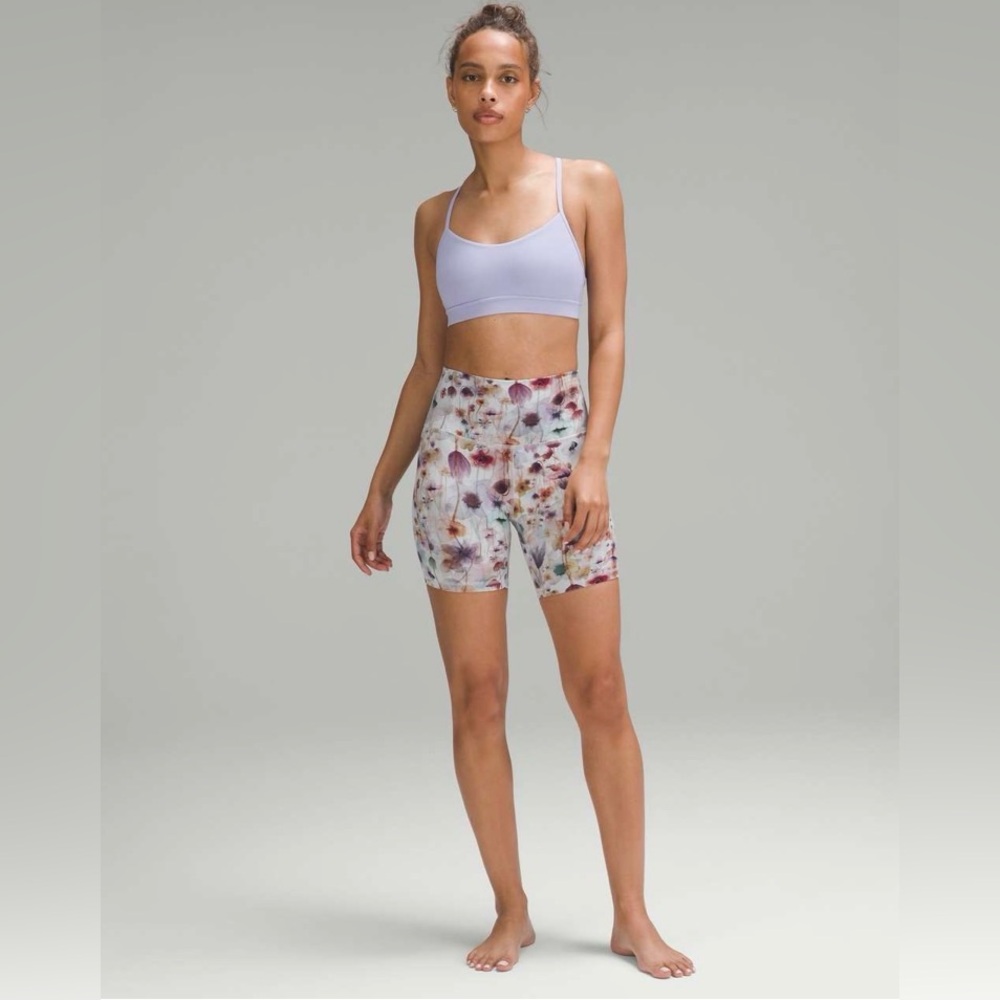 Lululemon Flow Y Bra Nulu *Light Support, A–C Cups in Lilac Smoke, Sz 4
